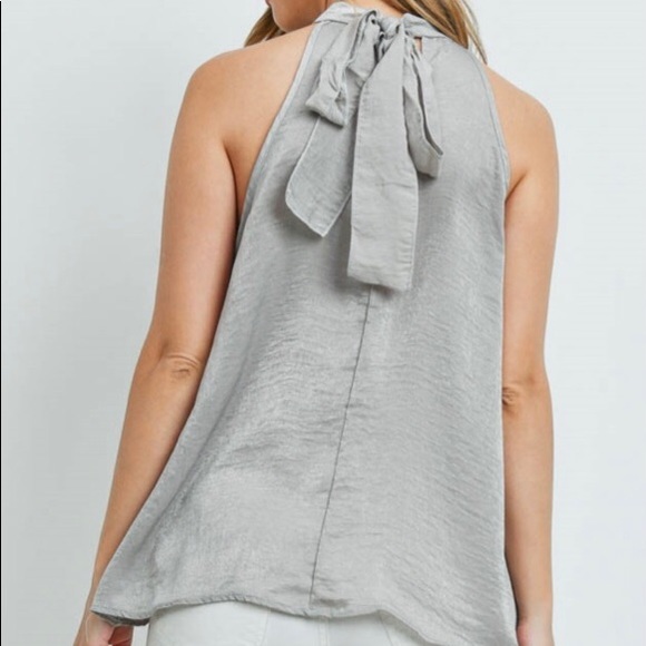 ❌DONATED❌Silver Gray Sleeveless High Neck Flowy Tunic Top - Picture 3 of 11